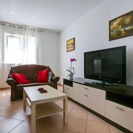 Apartment Vitalia 2+2 포레치 외부 사진