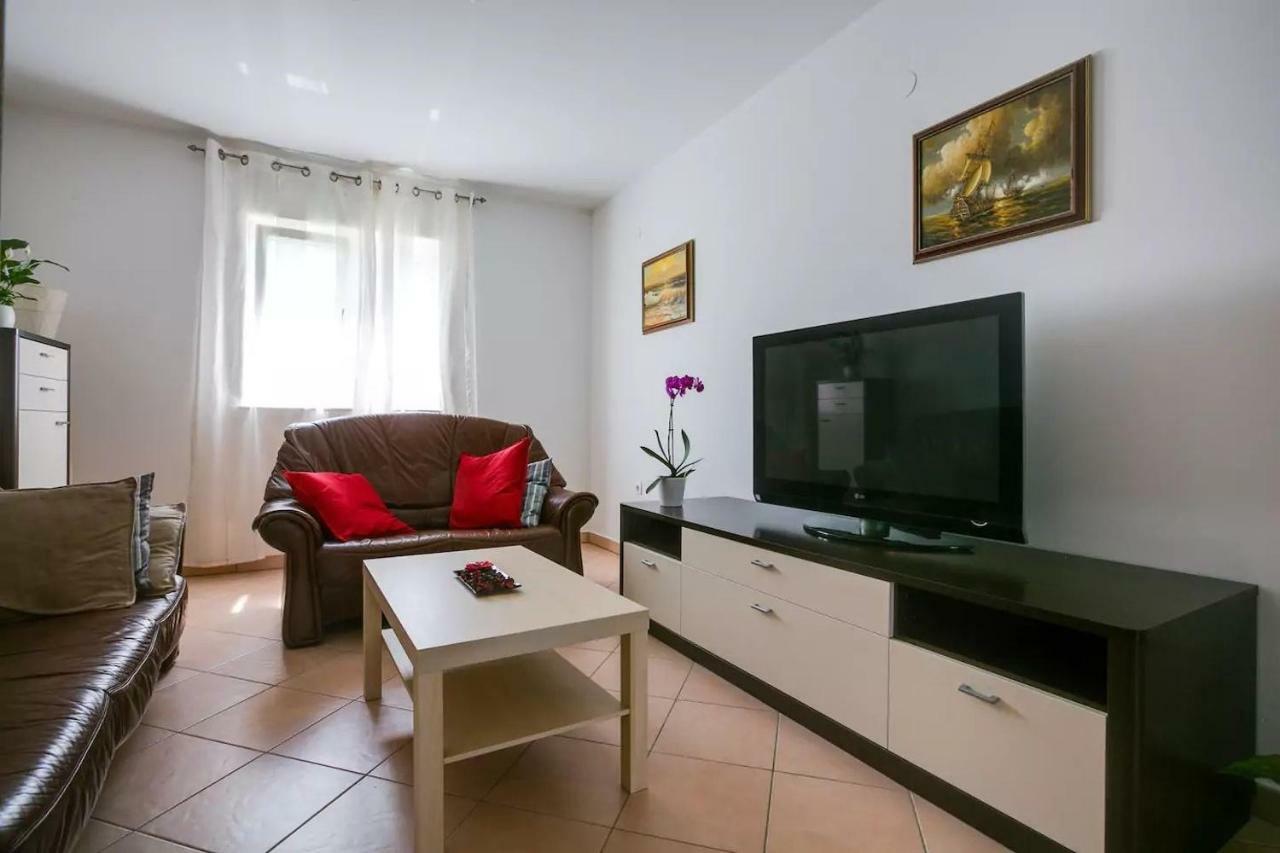 Apartment Vitalia 2+2 포레치 외부 사진